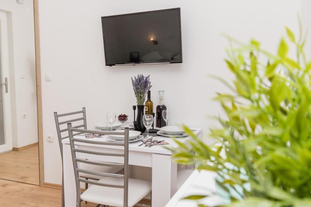 Studio Apartment Harmony Np Krka Лозовац Екстер'єр фото