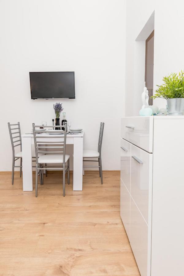 Studio Apartment Harmony Np Krka Лозовац Екстер'єр фото