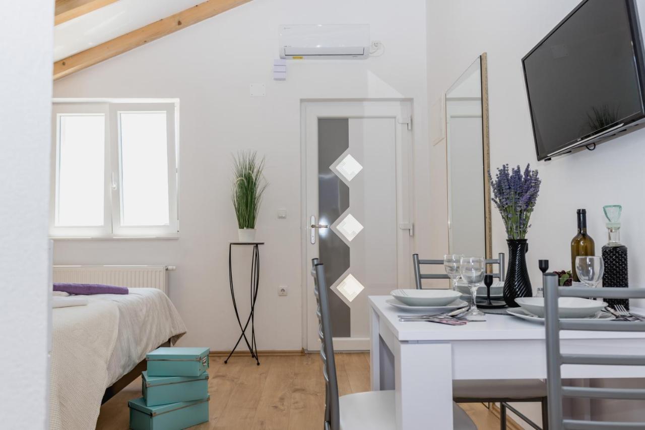Studio Apartment Harmony Np Krka Лозовац Екстер'єр фото